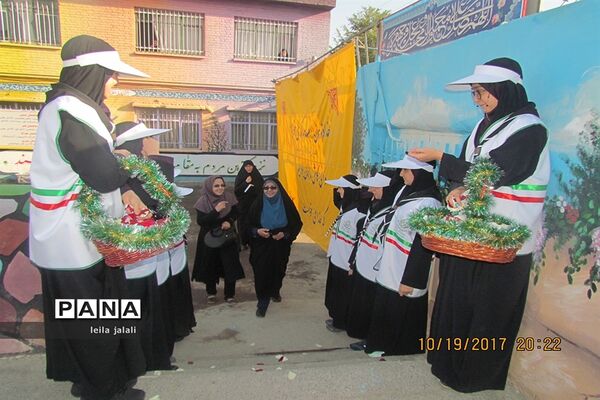 جشن عاطفه‌ها در دبیرستانه دخترانه قرآنی فطرت اراک