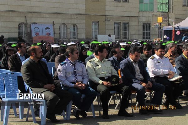 جشن عاطفه‌ها در دبیرستانه دخترانه قرآنی فطرت اراک