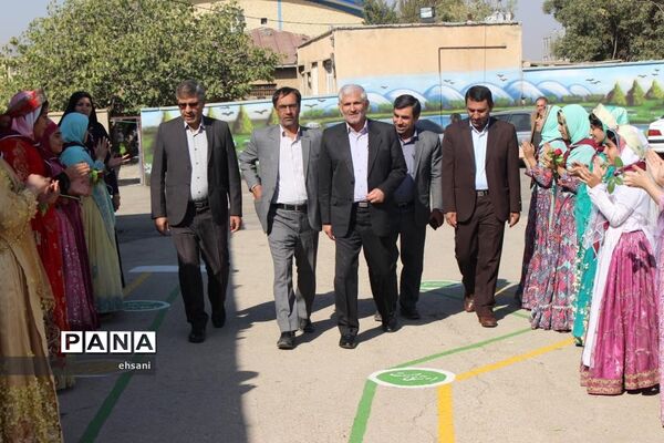 برگزاری جشن عاطفه ها در مدارس کهگیلویه  و بویراحمد