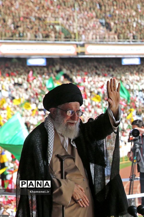 همایش بزرگ اقتدارعاشورایی بسیج و اجتماع باشکوه ده‌ها هزارنفری بسیجیان در ورزشگاه آزادی