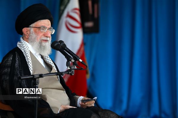 همایش بزرگ اقتدارعاشورایی بسیج و اجتماع باشکوه ده‌ها هزارنفری بسیجیان در ورزشگاه آزادی