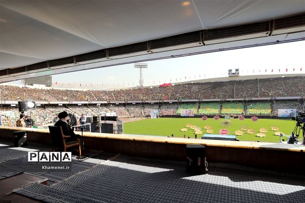 همایش بزرگ اقتدارعاشورایی بسیج و اجتماع باشکوه ده‌ها هزارنفری بسیجیان در ورزشگاه آزادی