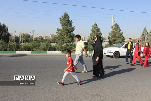 همایش پیاده روی خانوادگی گرامیداشت هفته نیروی انتظامی در اسلامشهر