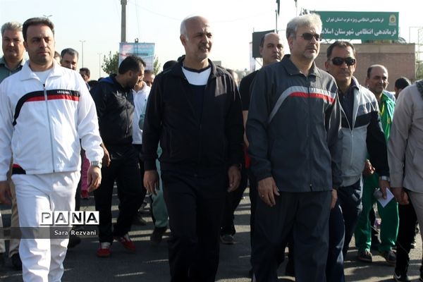 همایش پیاده روی خانوادگی گرامیداشت هفته نیروی انتظامی در اسلامشهر