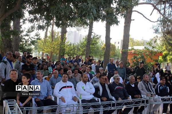 همایش پیاده روی خانوادگی گرامیداشت هفته نیروی انتظامی در اسلامشهر