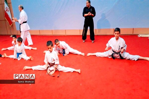 مراسم تجلیل از کاراته کاران آکادمی بهاران در فشافویه