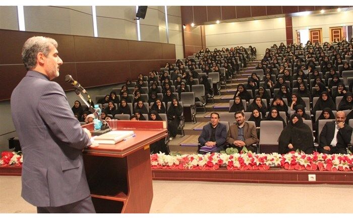 دانشجوی پرسشگر و با نشاط امروز، معلم موفق آینده خواهد بود