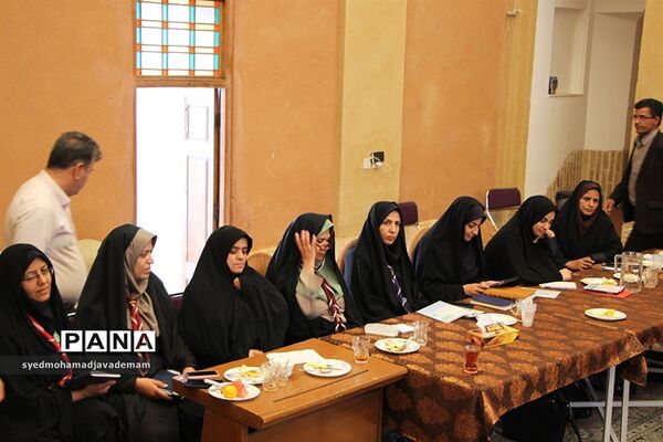 جلسه رابطین آموزشی پیشتازان شهرستان، مناطق و نواحی استان یزد