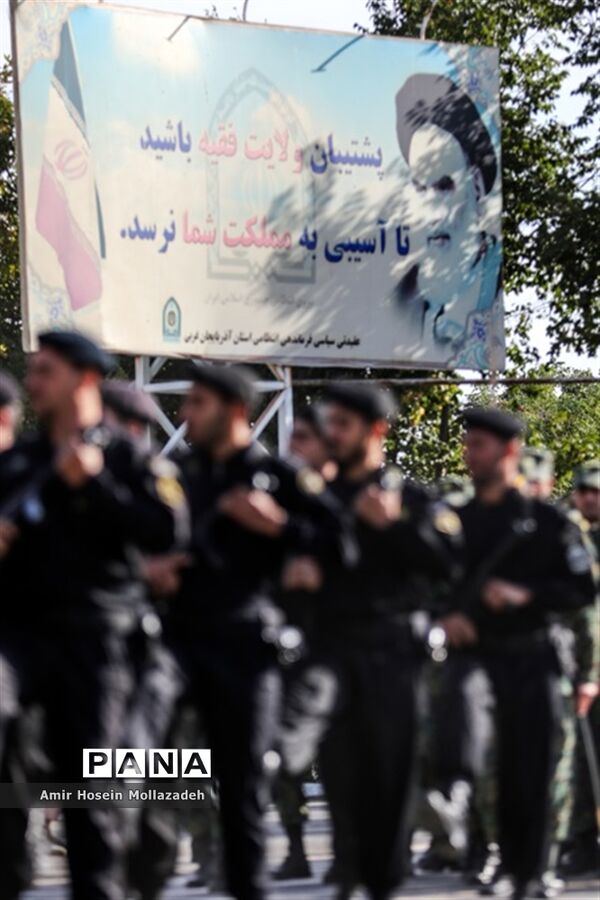 صبحگاه مشترک نیروهای مسلح به مناسبت آغاز هفته نیروی انتظامی در ارومیه