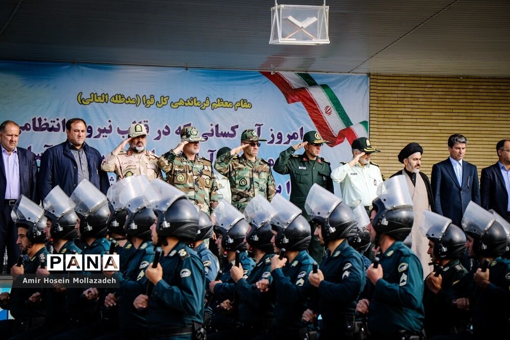 صبحگاه مشترک نیروهای مسلح به مناسبت آغاز هفته نیروی انتظامی در ارومیه