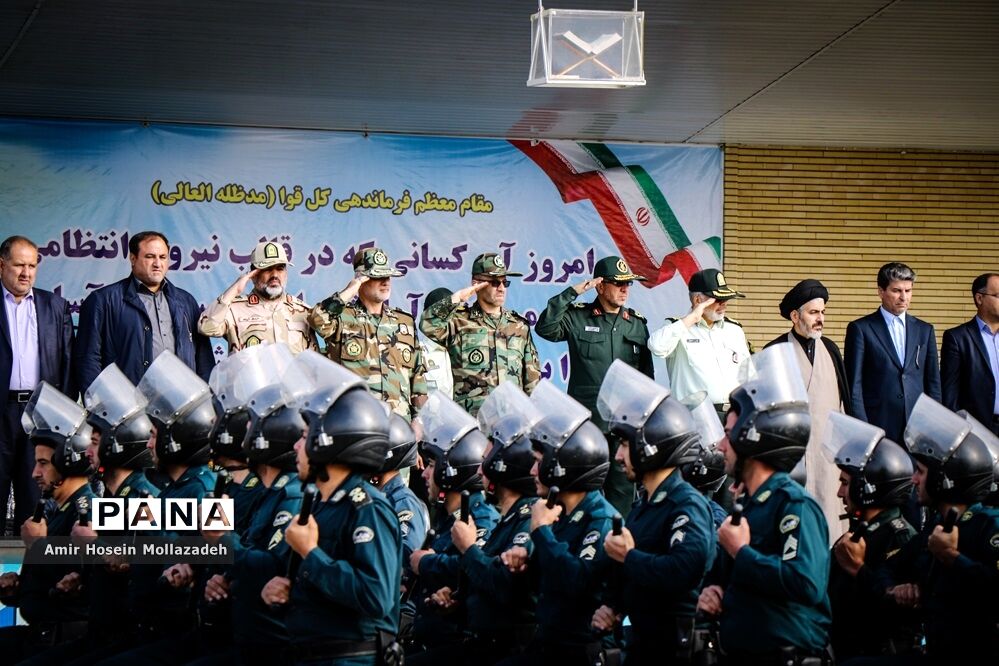 صبحگاه مشترک نیروهای مسلح به مناسبت آغاز هفته نیروی انتظامی در ارومیه