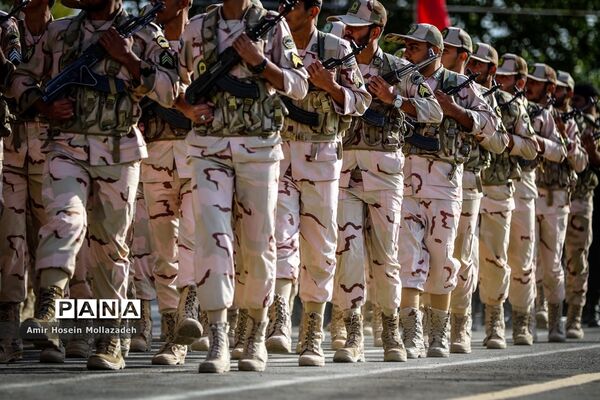 صبحگاه مشترک نیروهای مسلح به مناسبت آغاز هفته نیروی انتظامی در ارومیه