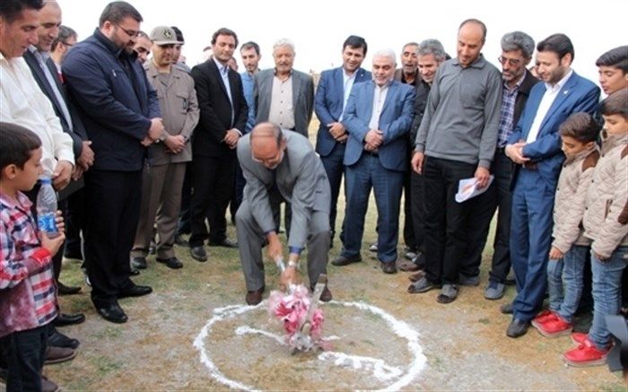 کلنگ احداث مدرسه 12 کلاسه در منطقه حاجی پیرلو ناحیه 2 ارومیه بر زمین زده شد