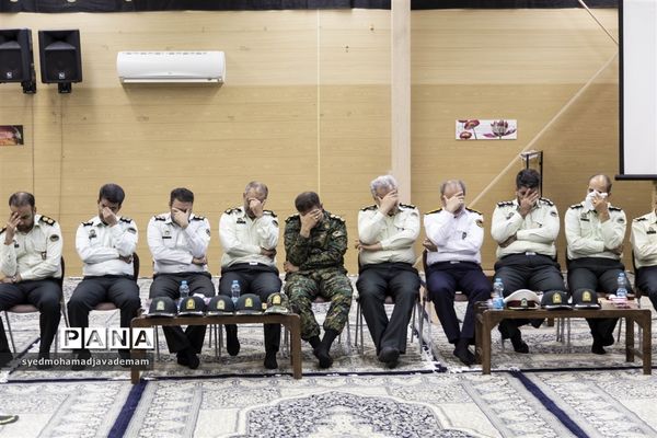 دیدار کارکنان فرماندهی انتظامی استان یزد با آیت الله ناصری‌