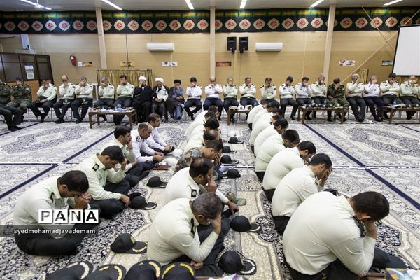 دیدار کارکنان فرماندهی انتظامی استان یزد با آیت الله ناصری‌