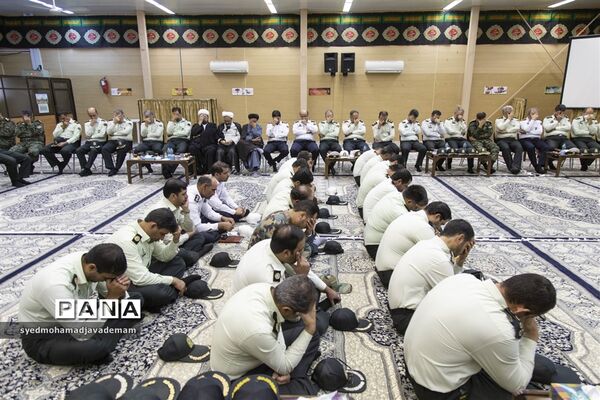 دیدار کارکنان فرماندهی انتظامی استان یزد با آیت الله ناصری‌