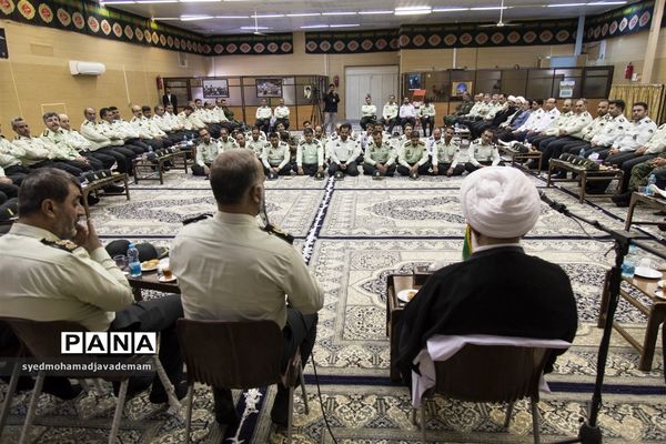 دیدار کارکنان فرماندهی انتظامی استان یزد با آیت الله ناصری‌