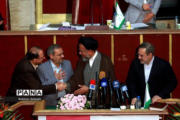 حضور وزیر اطلاعات در نهمین دوره مجلس دانش آموزی