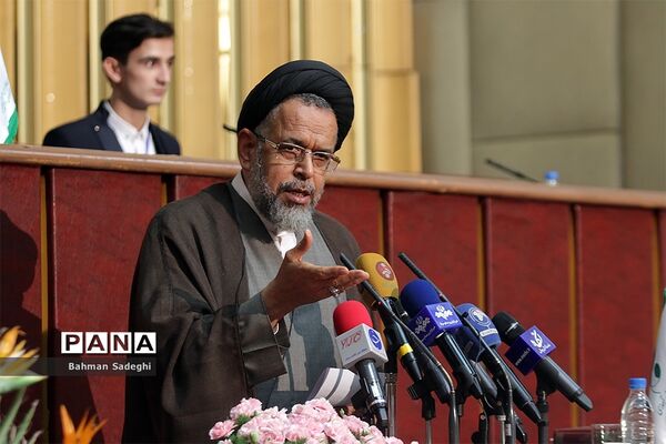 حضور وزیر اطلاعات در نهمین دوره مجلس دانش آموزی