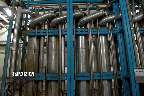 بازدید استاندار آذربایجان شرقی از واحدهای داروسازی تبریز