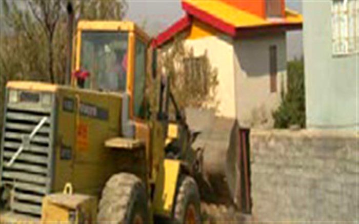 تخریب پنج ساخت و ساز غیر قانونی در باغات جاده چشین همدان