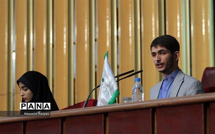 احمدزاده نماینده مجلس دانش اموزی آذربایجان غربی رییس کمیسیون علمی و آموزشی شد
