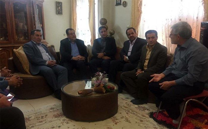 معلم مضروب شیرازی: حرمت نگاه معصومانه شاگردانم مانع واکنش متقابل به حمله کنندگان شد