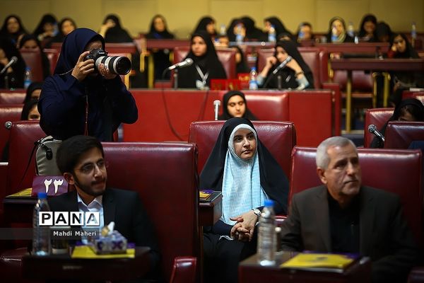 دومین روز از نخستین نشست نهمین دوره مجلس دانش‌آموزی-2