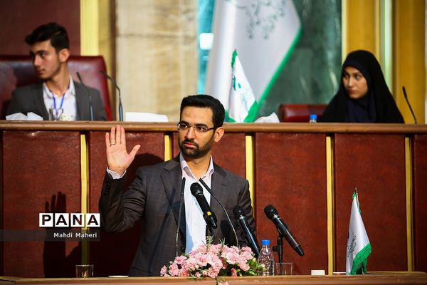 دومین روز از نخستین نشست نهمین دوره مجلس دانش‌آموزی-2