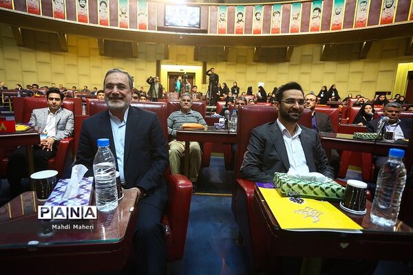 دومین روز از نخستین نشست نهمین دوره مجلس دانش‌آموزی-2
