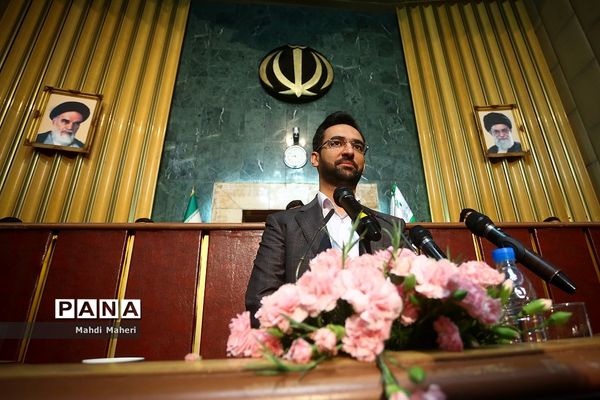 دومین روز از نخستین نشست نهمین دوره مجلس دانش‌آموزی-2