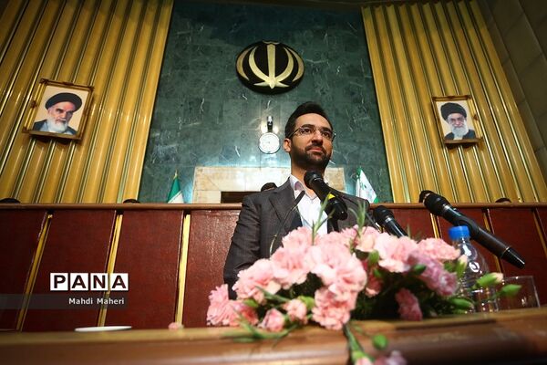 دومین روز از نخستین نشست نهمین دوره مجلس دانش‌آموزی-2