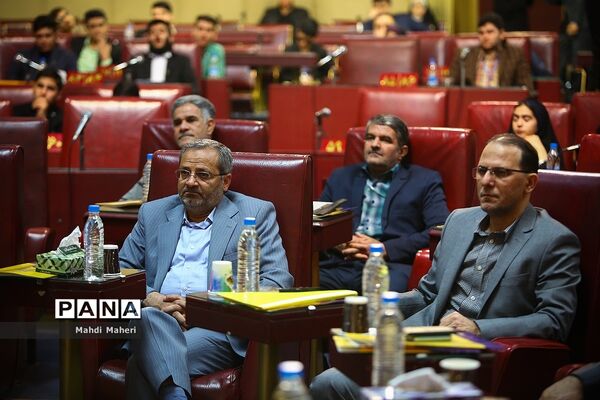 دومین روز از نخستین نشست نهمین دوره مجلس دانش‌آموزی-2