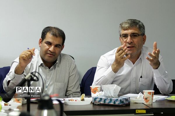 جلسه هماهنگی پایگاه های تغذیه سالم (بوفه مدارس) و جذب و ساماندهی پیشتازان