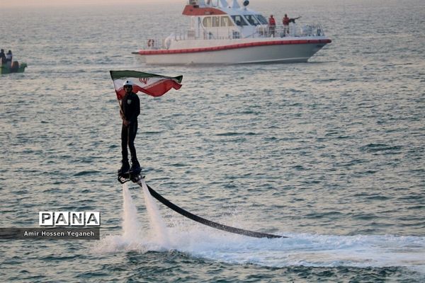 مانور نیروی دریایی جزیره کیش به مناسبت هفته ناجا در جزیره کیش