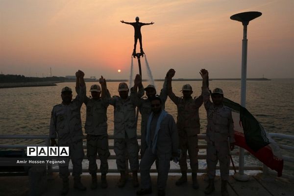 مانور نیروی دریایی جزیره کیش به مناسبت هفته ناجا در جزیره کیش