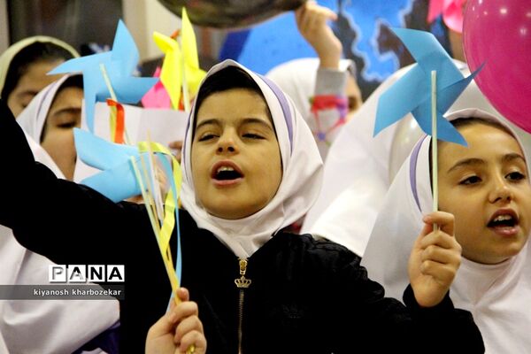 حضور دانش آموزان در کانون فکری ، کودکان و نوجوانان آذربایجان غربی «بمناسبت روز جهانی کودک»