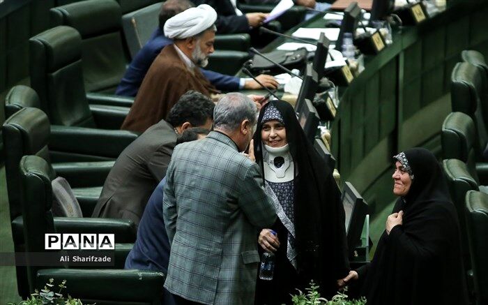 واکنش سلحشوری به پیامک‌های تهدیدآمیز: استخر نمی‌روم، به فکر راه دیگری باشید