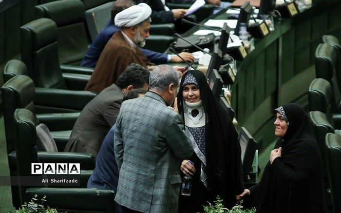 واکنش سلحشوری به پیامک‌های تهدیدآمیز: استخر نمی‌روم، به فکر راه دیگری باشید