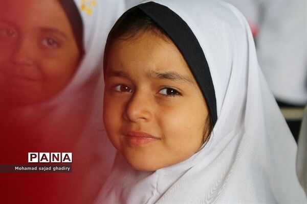 مراسم آغازین آموزش رسمی قرآن به دانش‌آموزان ابتدایی