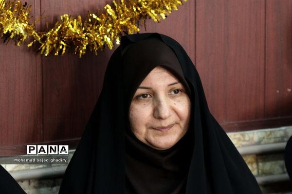 مراسم آغازین آموزش رسمی قرآن به دانش‌آموزان ابتدایی