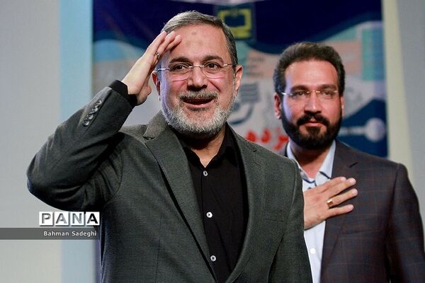 همایش تجلیل ازمؤلفان و پدیدآورندگان مواد و رسانه‌های آموزشی