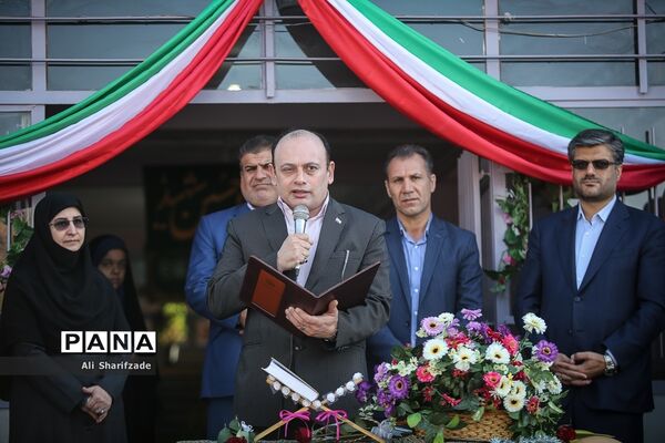 بازدید معاون ابتدایی وزیر آموزش و پرورش از مدارس شهرستان پاکدشت و ورامین