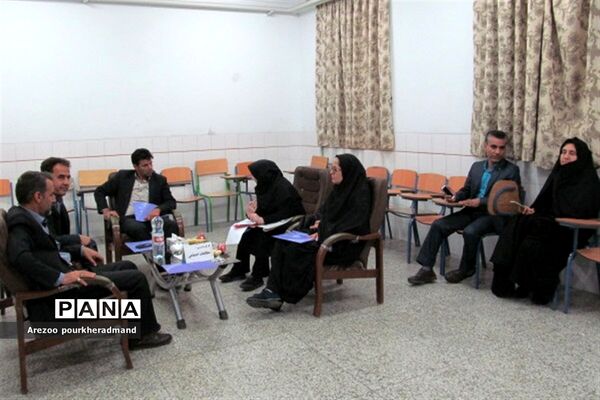 برگزاری کارگروه مشترک دبیرستان‌های پسرانه و دخترانه استعداد درخشان دکتر رمضانخانی و دکتر شاهی ناحیه یک یزد