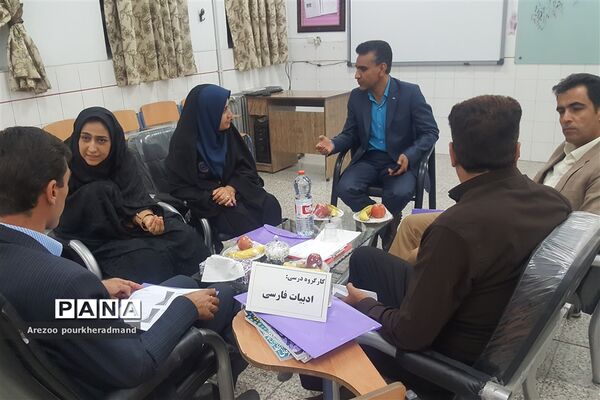 برگزاری کارگروه مشترک دبیرستان‌های پسرانه و دخترانه استعداد درخشان دکتر رمضانخانی و دکتر شاهی ناحیه یک یزد