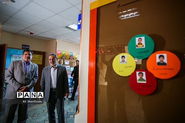 بازدید وزیر آموزش و پرورش از مدارس منطقه جوادآباد و افتتاح مدرسه اتباع