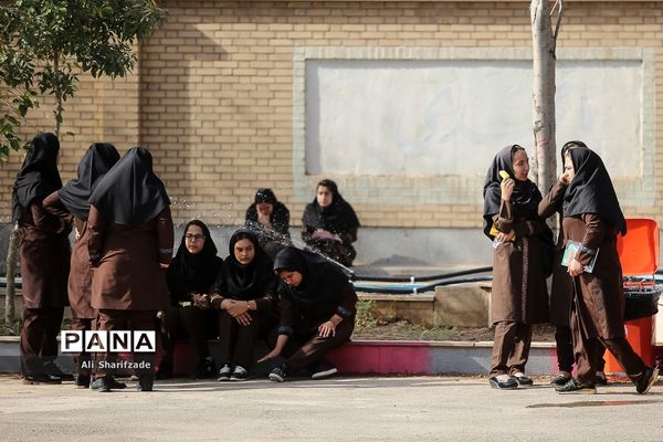 بازدید وزیر آموزش و پرورش از مدارس منطقه جوادآباد و افتتاح مدرسه اتباع