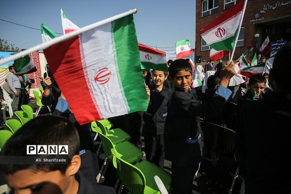 بازدید وزیر آموزش و پرورش از مدارس منطقه جوادآباد و افتتاح مدرسه اتباع