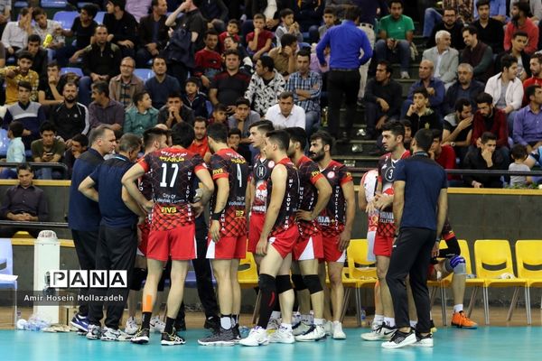 دیدار تیم های والیبال پیکان و شهرداری ارومیه