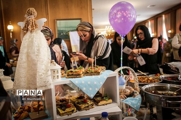 جشنواره غذا و صنایع دستی به میزبانی انجمن همسران سفرا و دیپلمات های وزرات خارجه